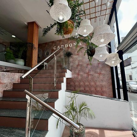 Hostal Residencia Cardona Арресифе Экстерьер фото