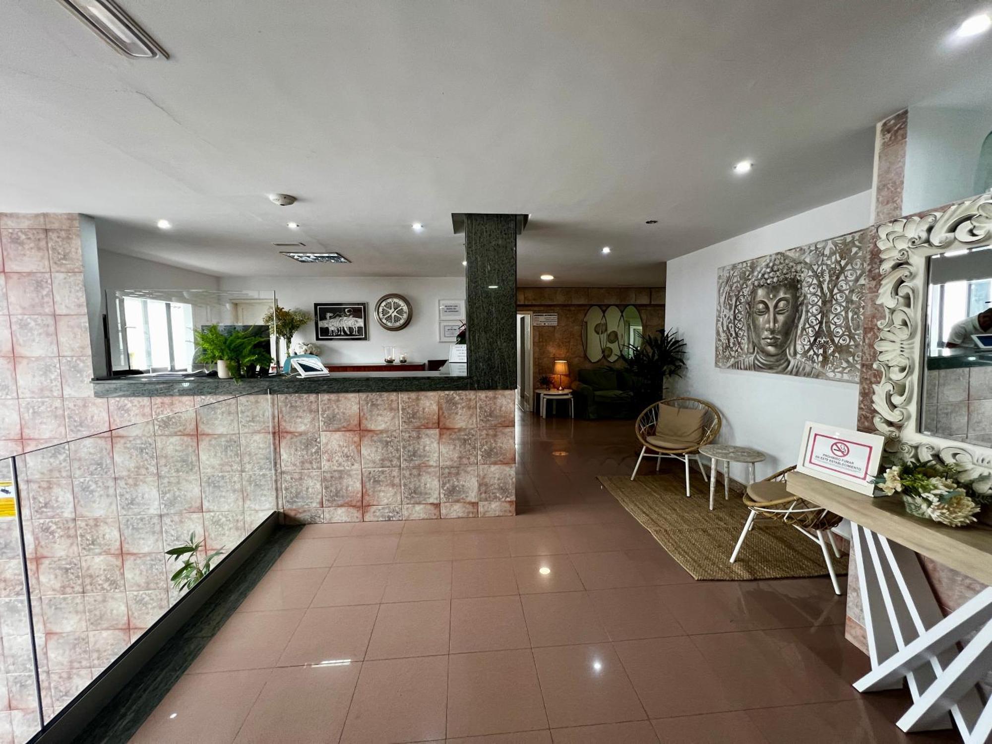 Hostal Residencia Cardona Арресифе Экстерьер фото