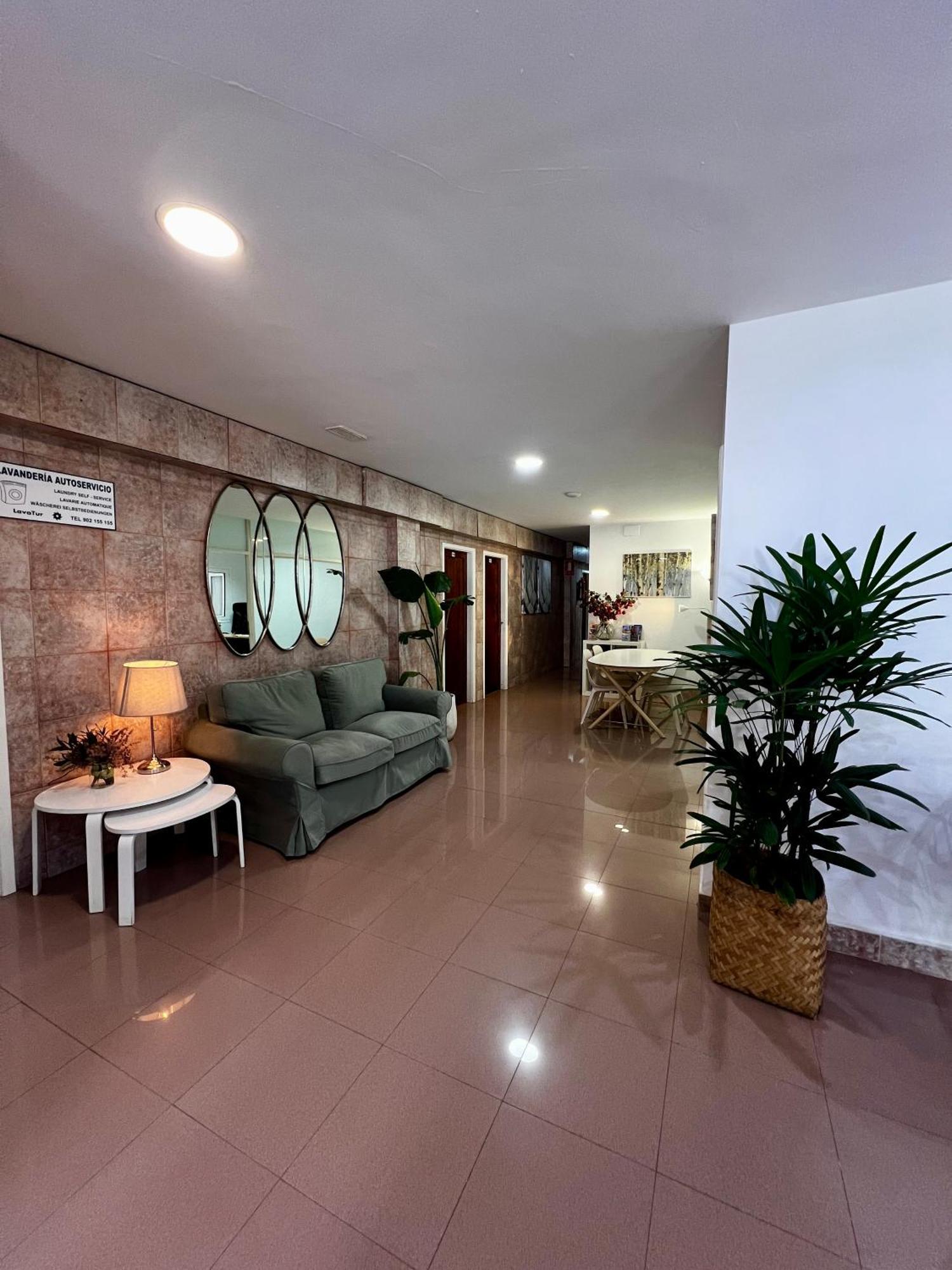 Hostal Residencia Cardona Арресифе Экстерьер фото
